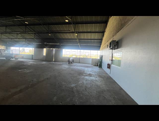 683M² WAREHOUSE TO LET IN SPARTAN